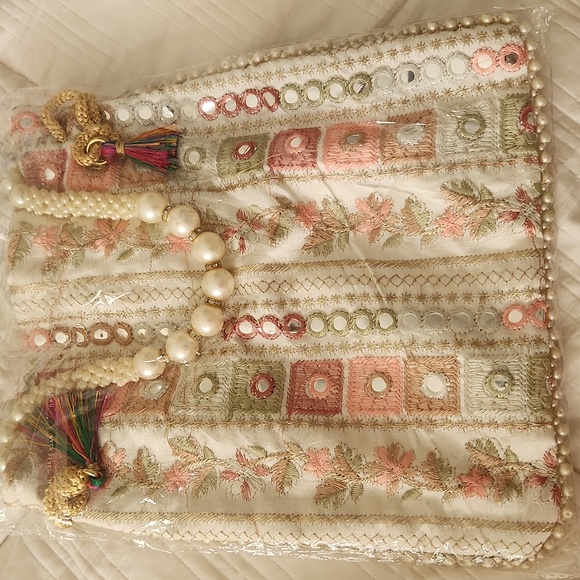 Lengha with matching purse - Picture 8 of 8
